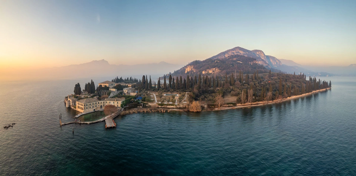 Romantic-Getaway-Lake-Grada